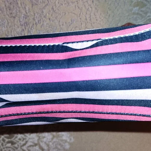 Kate Spade Striped Lip Print Nylon Dome Cosmetic Case. Like New - Picture 4 of 6